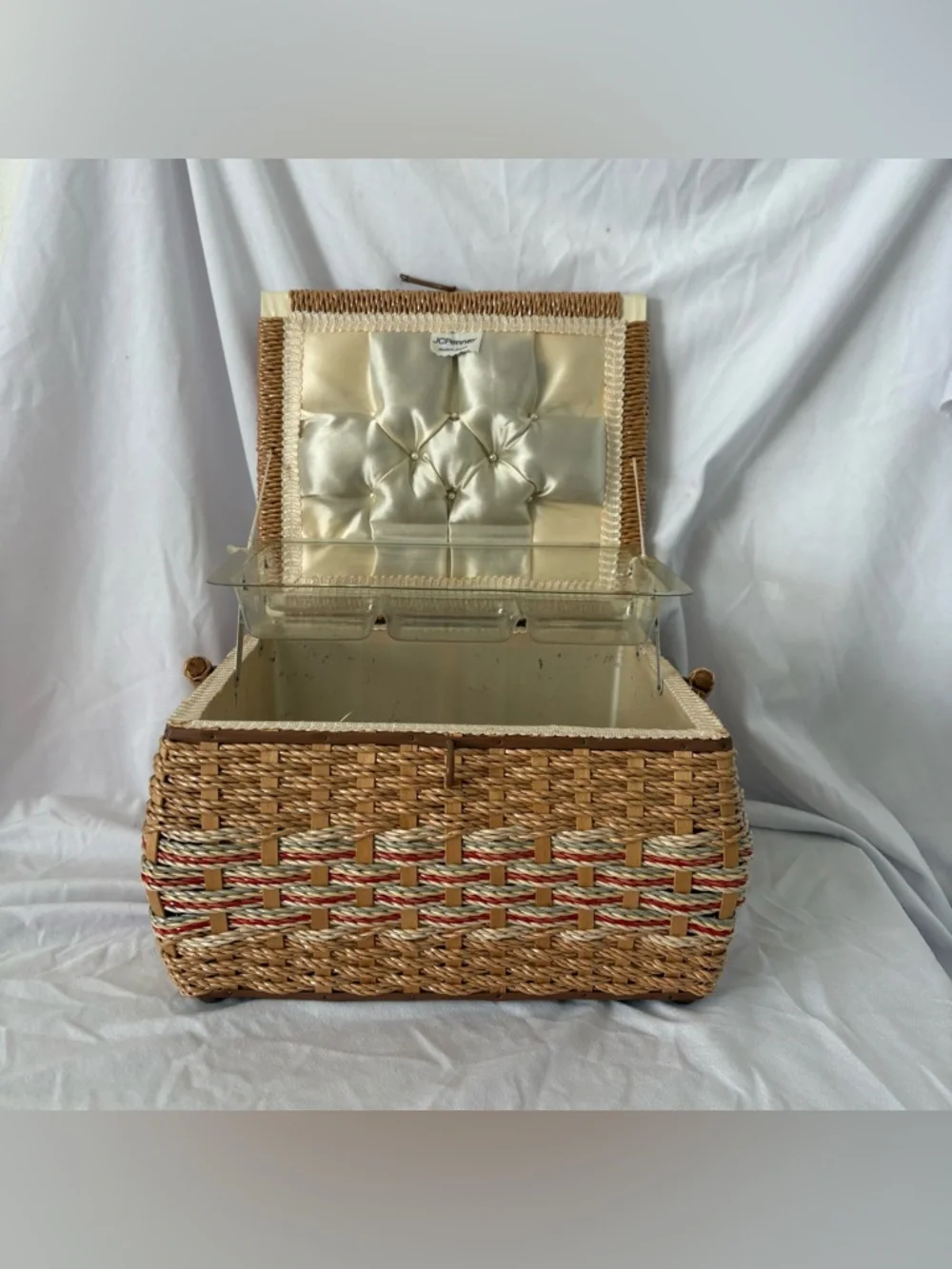 Vintage 70s wicker embroidered floral sewing basket container box home decor